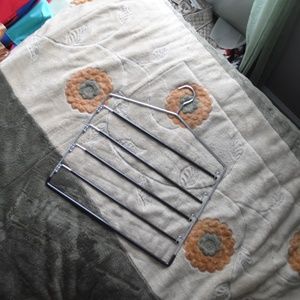 minimalist multi hanger